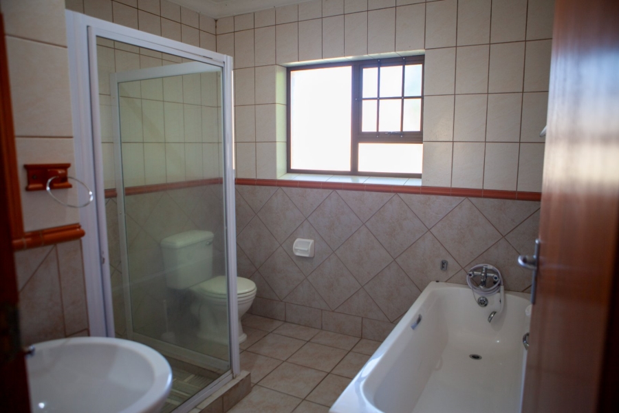 3 Bedroom Property for Sale in Blombosch Western Cape